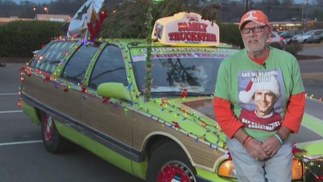 Christmas Vacation Truckster Spreads Holiday Cheer Wbir Com