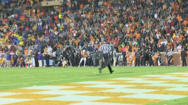 Tennessee fumbles its way to a halftime deficit vs. LSU Tennessee fumbles its way to a halftime deficit vs. LSU